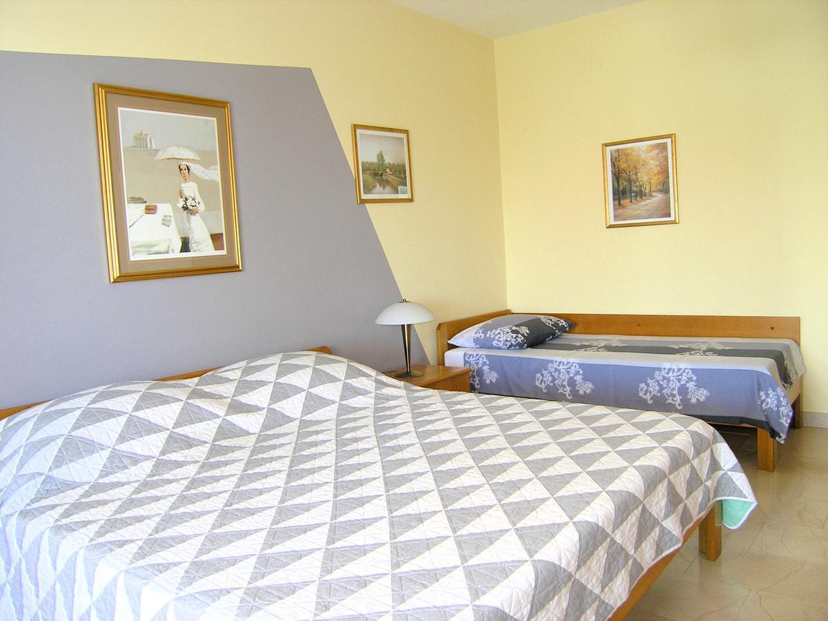 Apartments Oribella Krk Town Exterior foto