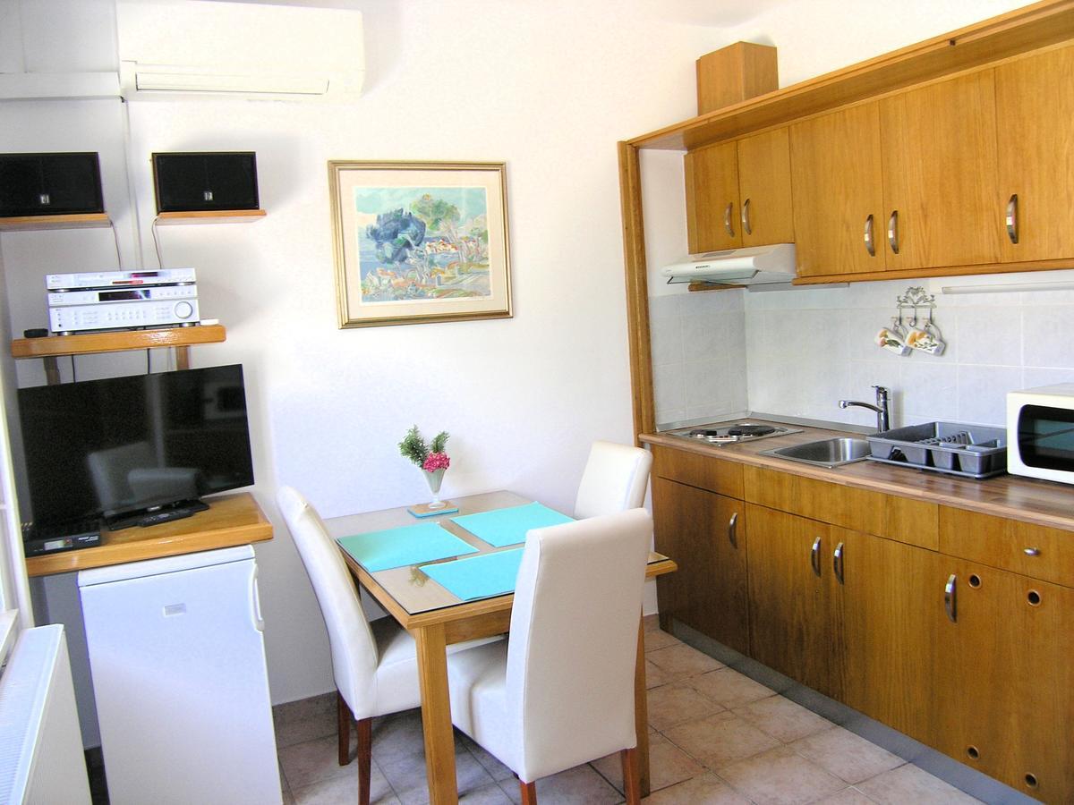 Apartments Oribella Krk Town Exterior foto