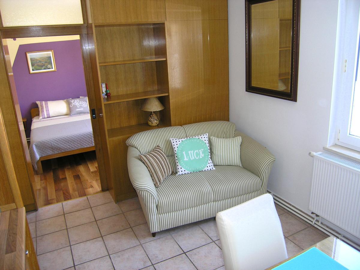 Apartments Oribella Krk Town Exterior foto